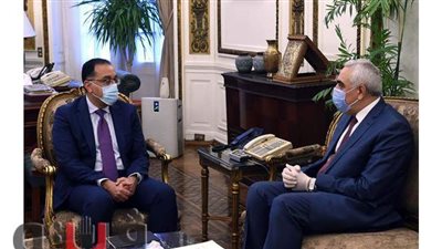 تفاصيل لقاء رئيس الوزراء والسفير العراقى بمصر | فيديو