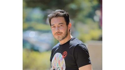 أحمد زاهر يحتفل بعيد ميلاد زوجته بطريقة رومانسية