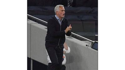 مورينيو يشتكي من طول المدة بين مباريات توتنهام