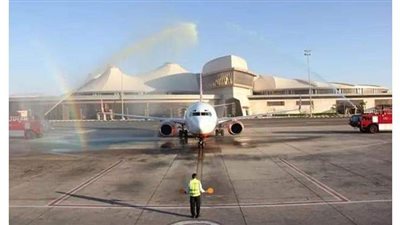 مطار الغردقة يستقبل أولى الرحلات السياحية من سويسرا | صور