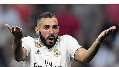 القضاء الفرنسي يستدعي  كريم بنزيمة