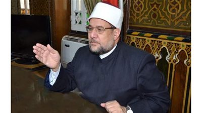 مختار جمعة يكلف بصرف حافز إثابة للعاملين بهيئة الأوقاف