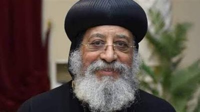 الأنبا بيمن يسيم  عددا من الراهبات بدير مار جرحس في نقادة | فيديو