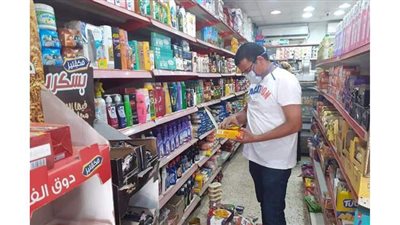 إعدام 135 كيلو أغذية فاسدة  بشرم الشيخ | صور