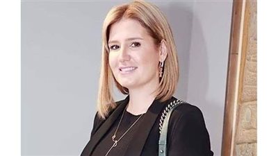 هنا شيحة تحتفل بتخرج ابنها آدم | فيديو