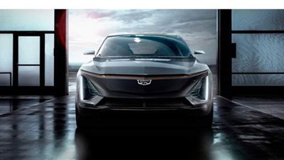 كاديلاك تستعرض سيارتي CT4-V و CT5-V