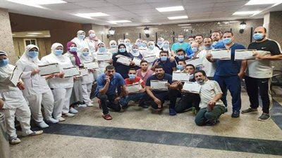 تكريم الفريق الطبي السابع بعزل قها والفريق الثامن يتسلم مهامه