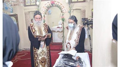 الأنبا بيمن يشهد رسامة 5 راهبات جديدات بدير المجمع في  نقادة|  صور