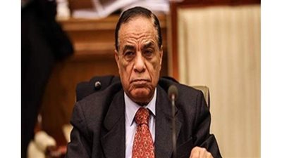 كمال أحمد: الدستور يحظر على النواب  الجمع بين عضويتى النواب  والشيوخ