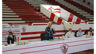 5 صور  ترصد اجتماع مرتضى منصور برموز الزمالك