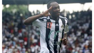 فرانس فوتبول: لانس ينافس الأهلي على ضم موليكا