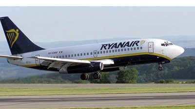 رائحة مجهولة بقمرة القيادة..  هبوط طائرة على متنها 164  راكبًا اضطراريًا باليونان