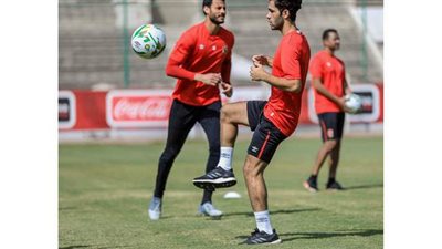 موهبة الأهلي الصاعدة: المران مع الفريق الأول شرف لاي لاعب