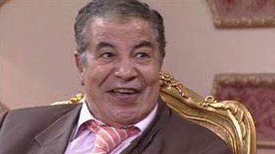 أرملة الفنان سعيد طرابيك تهدي بعض مقتنياته للمركز القومي للمسرح