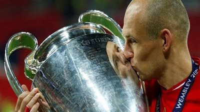 هل يسير الهولندي شنايدر على خطى روبن  ويعود عن اعتزاله لكرة القدم؟