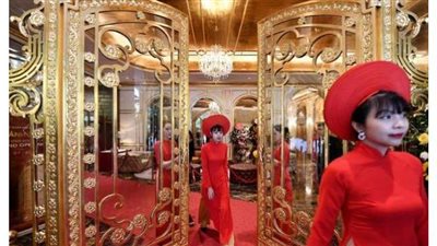 افتتاح أول فندق مطلي بالذهب في العالم بفيتنام