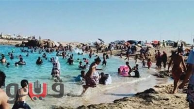 قبل افتتاحها رسميا.. توافد المصطافين على شواطئ مطروح | صور