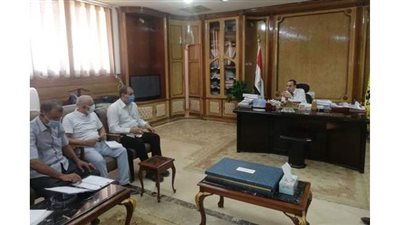 محافظ شمال سيناء يشدد علي سرعة اتمام مشروعات ا لمياه والصرف الصحي