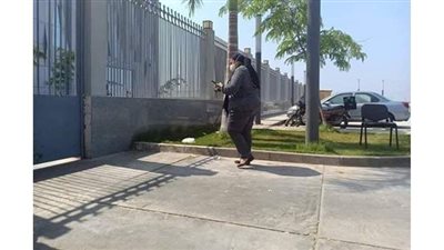 ابنة رجاء الجداوي تستلم جثمان والدتها.. والفريق الطبي يؤدي صلاة الجنازة عليها