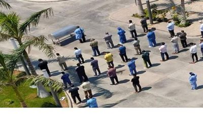 أول صورة لأداء الفريق الطبي صلاة الجنازة على الفنانة رجاء الجداوي