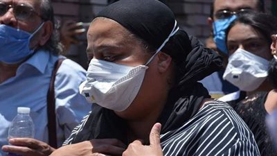 رغم ألم الفراق.. ابنة رجاء الجداوي تدعو المشيعين للابتعاد عن الجثمان حرصا على سلامتهم | فيديو