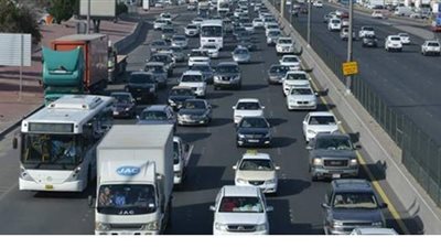 زحام مروري على كوبرى الدقي المعدني بسبب تصادم 4 سيارات