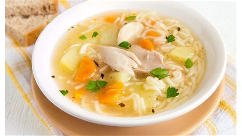 شوربة الدجاج من المطبخ
