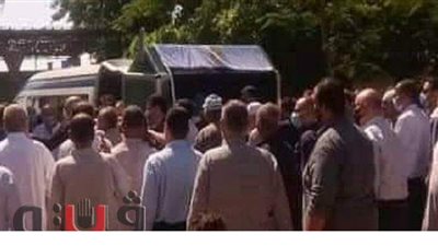 زحام وتدافع  خلال  تشييع جثمان وزير الاقتصاد الأسبق  بالشرقية | فيديو