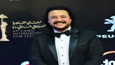 يتنفس بصعوبة.. تدهور الحالة الصحية للفنان محمد صلاح بعد إصابته بكورونا