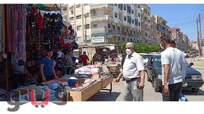 حملة لإزالة الإشغالات بالحى التجارى والموقف الجديد بالقنطرة غرب | صور