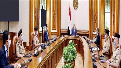 السيسي يطلع على خطط وجهود سلاح الإشارة لتأمين الحدود مع ليبيا