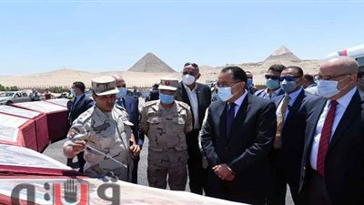 رئيس الوزراء يتفقد عدداً من المحاور المرورية الجديدة بالجيزة | صور