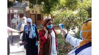 طلاب الثانوية العامة يواجهون بعبع الفيزياء وكورونا غدا.. ٦٥٣ ألف طالب يؤدون امتحان الفيزياء والتاريخ.. و٤ معلومات عن البوكليت