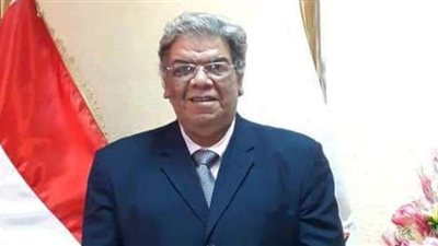 الدكتور حسام أمين قائما بأعمال وكيل طب بنها للمجتمع والبيئة