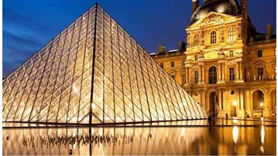 متحف اللوفر يفتح أبوابه للجمهور من جديد في باريس