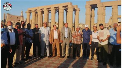 نائب رئيس اللجنة الخماسية يجتمع مع أندية القسم الثالث بجنوب الصعيد | صور