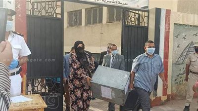 وصول كراسات امتحان مادتي التاريخ والفيزياء لمقار لجان الثانوية العامة 2020