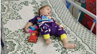 محافظ الفيوم يكشف الحالة الصحية لطفل التسول