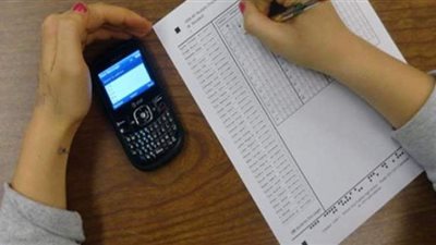 تداول صور امتحان الفيزياء على صفحات الغش الإلكتروني