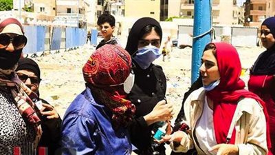 أبرز مشاهد الثانوية العامة اليوم.. انتظام دخول الطلاب.. الالتزام بالإجراءات الاحترازية.. توزيع مياه وكمامات.. وبتر قدم مراقب لهذا السبب