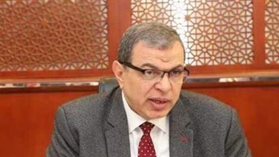 وزير القوى العاملة يتابع  مستحقات مصرى توفى.. وآخر أصيب  فى حادث دهس بالكويت