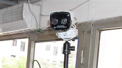 كاميرات حرارية لقياس درجة حرارة المترددين على البرلمان