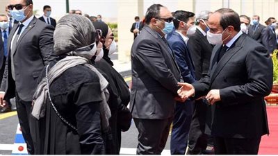 السيسي يقدم واجب العزاء لأسرة الفريق العصار..صور