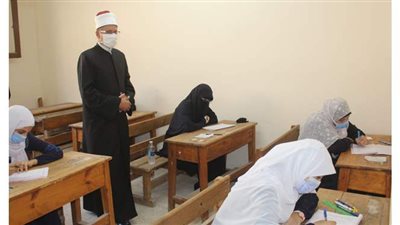وكيل الأزهر يستبعد مساعد رئيس لجنة امتحانات فتيات المرج لمخالفته التعليمات
