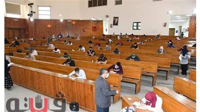٢٠٤٩ طالبا وطالبة يؤدون الامتحانات اليوم بجامعة القناة