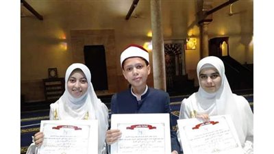 رئيس قطاع المعاهد الأزهرية يكرم الطلاب الموهوبين في مجال الإنشاد الديني