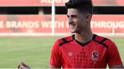 كدمة بالظهر تبعد احمد الشيخ عن مران الأهلي الجماعي