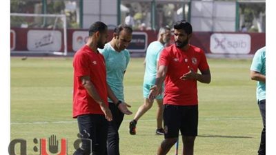 عبد الحفيظ يجتمع مع صالح جمعة ووليد سليمان في الأهلي