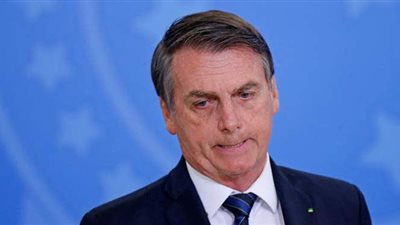 صحفيون يعتزمون مقاضاة رئيس البرازيل لنزعه الكمامة خلال لقائهم