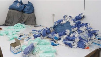 حبس مالك مصنع بتهمة تصنيع كمامات غير مطابقة للمواصفات في الجيزة